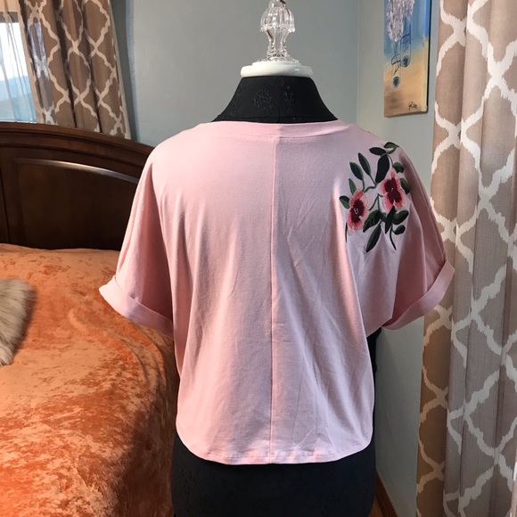 NWOT Pink Floral Embroidered Top - Picture 3 of 12